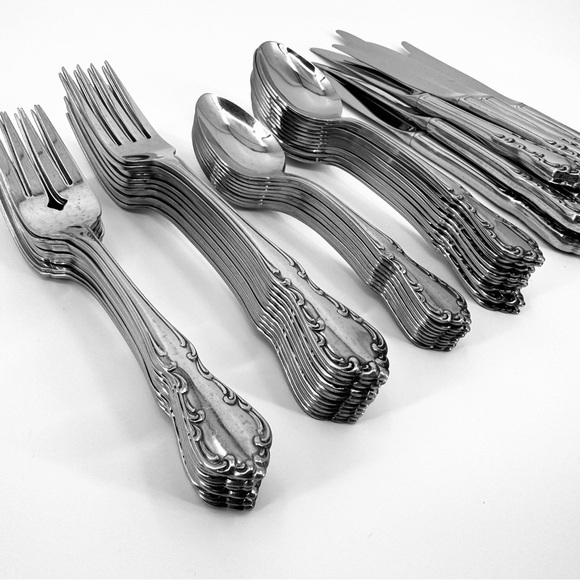 56 Pc. Oneida Stainless Profile St. Louis Silverware/Flatware Set - Picture 1 of 16